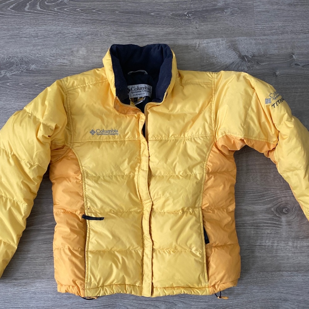 Columbia Titanium puffer without hood. (No hood option)